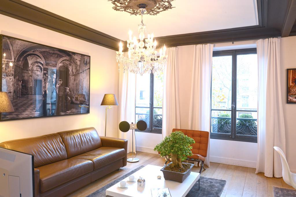 Tour Eiffel Apartment *